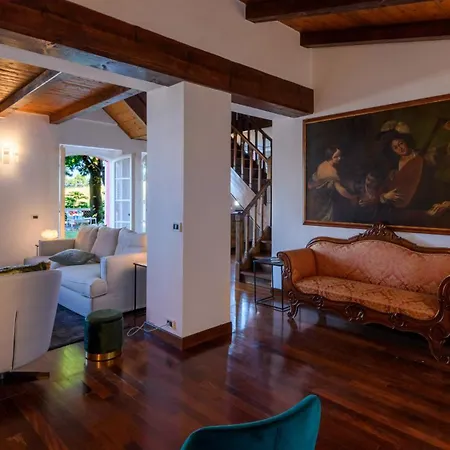 Villa Fiola 8, Emma